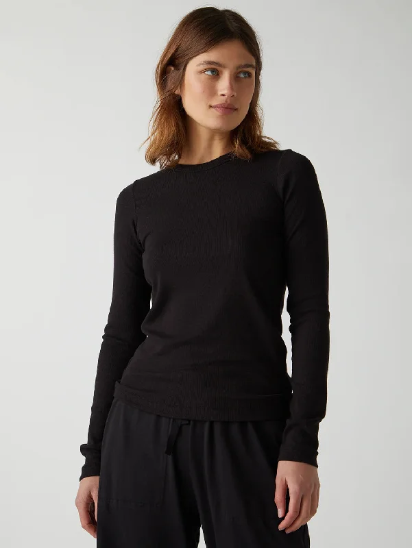 Camino Long Sleeve Crew Tee Welt Pockets Slit Pockets