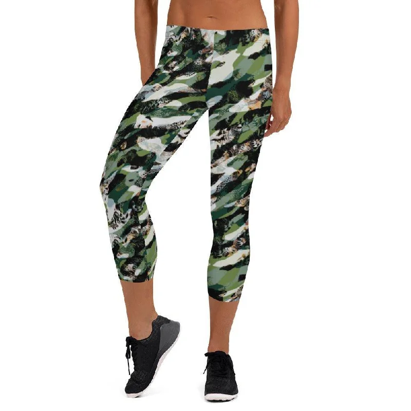 Black Camouflage Women's Capri Leggings Stylish Camo Print Leggings