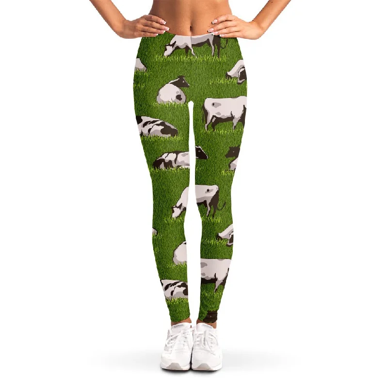 Cow On Green Grass Pattern Print Women's Leggings