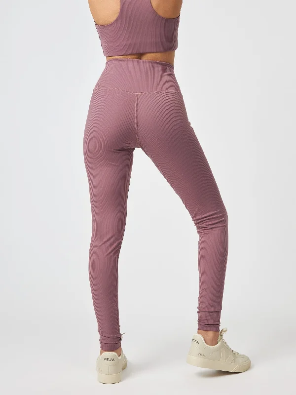 Girlfriend Collective Compressive Rib High-Rise 7/8 Leggings - Pewter Cozy Mid-Rise Workout Leggings Girlfriend Collective Compressive Rib High-Rise 7/8 Leggings - Pewter Cozy Mid-Rise Workout Leggings