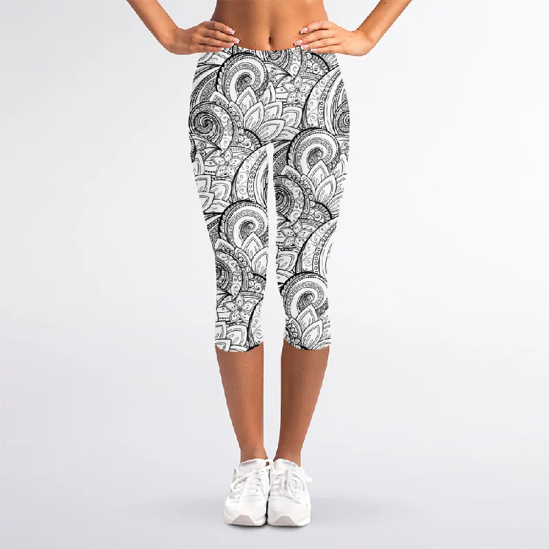 Zentangle Flower Pattern Print Women's Capri Leggings