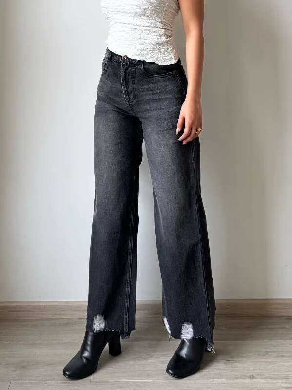 Black Destroyed Hem Fade Wide Leg Cropped Jeans Fashionable Jeggings Style Jeans