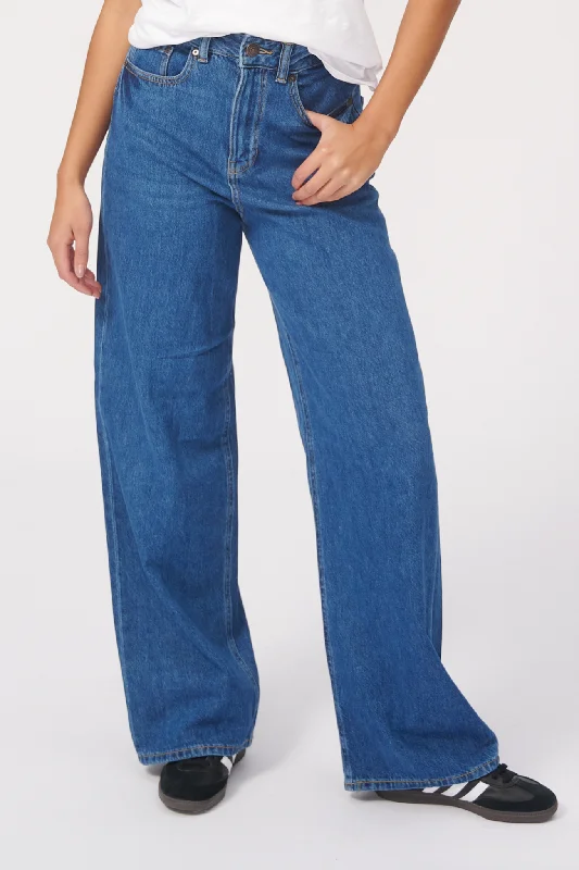 De Originale Performance Wide Jeans - Medium Blue Denim Trendy Wide-Leg High-Waist Denim De Originale Performance Wide Jeans - Medium Blue Denim Trendy Wide-Leg High-Waist Denim